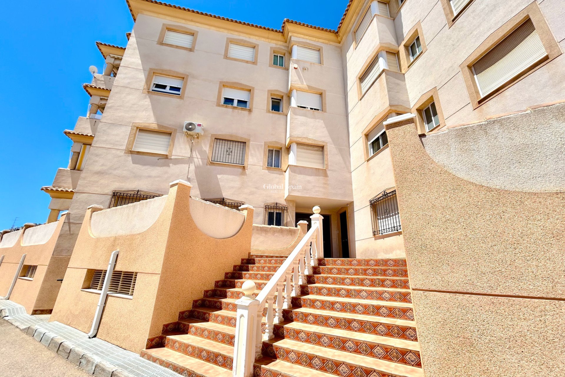 Venta - APARTAMENTO -
LA ZENIA - Costa Blanca