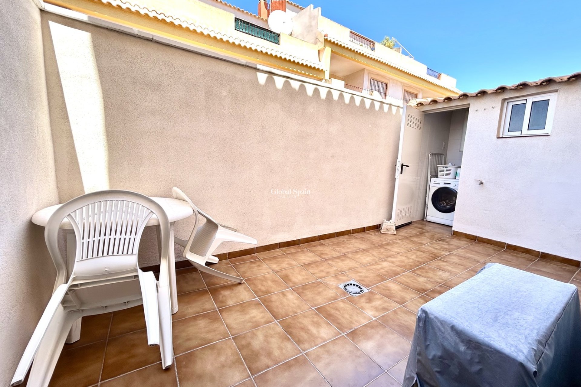 Venta - APARTAMENTO -
LA ZENIA - Costa Blanca