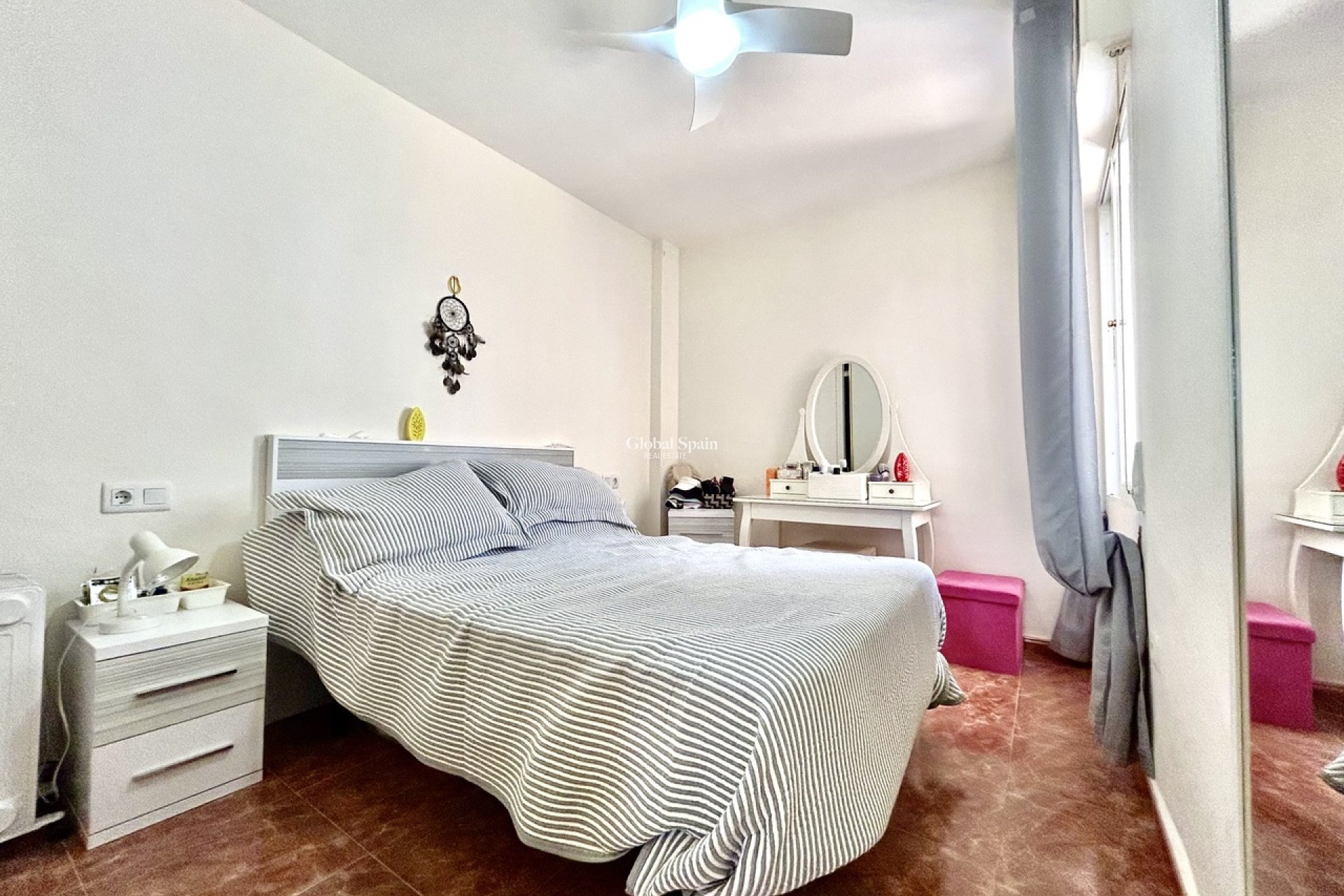 Venta - APARTAMENTO -
LA ZENIA - Costa Blanca