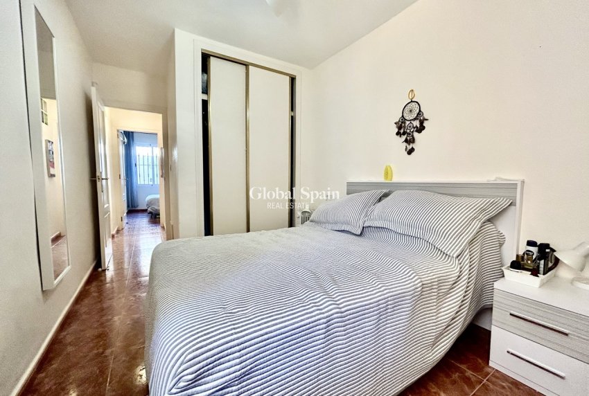 Venta - APARTAMENTO -
LA ZENIA - Costa Blanca