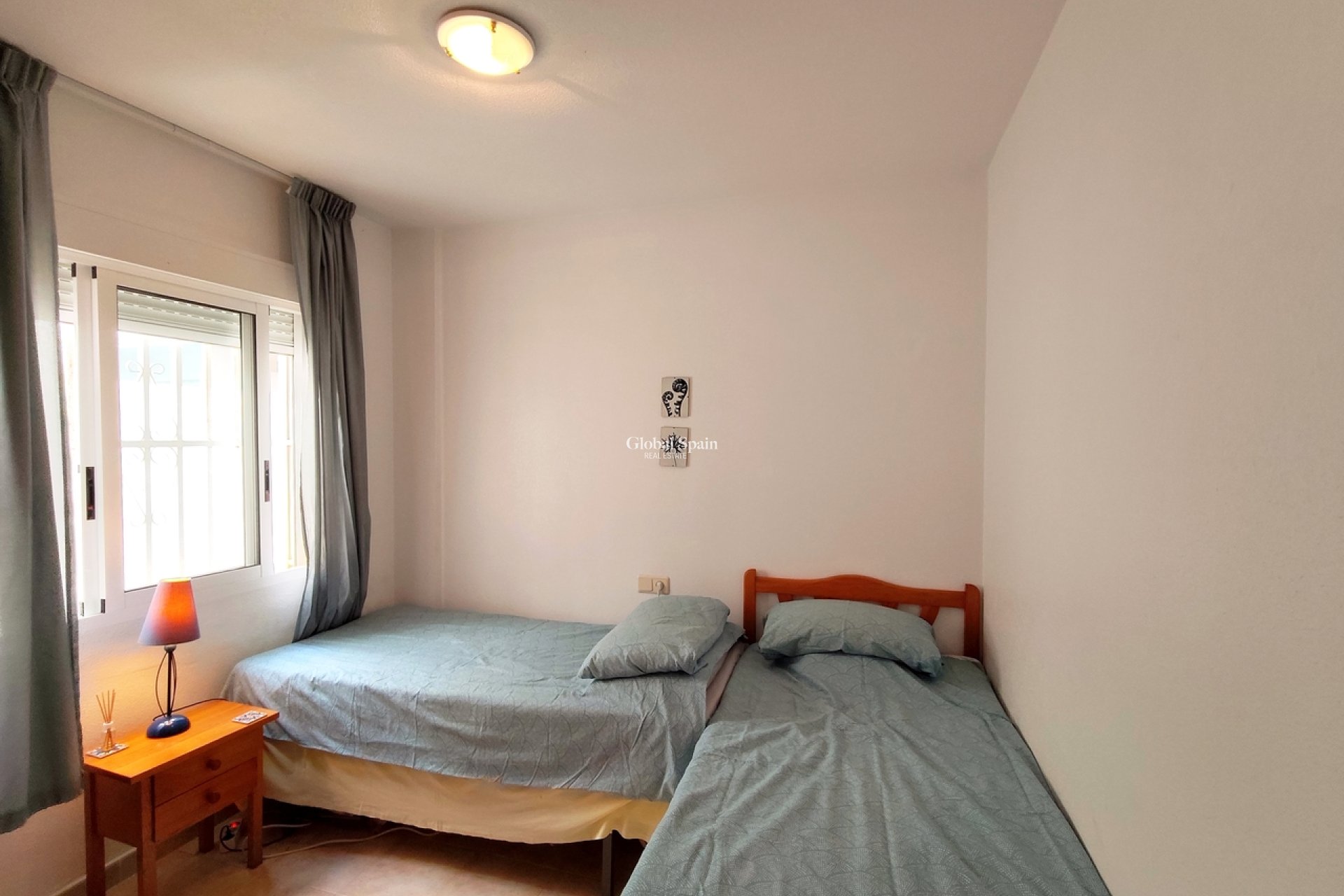 Venta - APARTAMENTO -
LA ZENIA - Costa Blanca