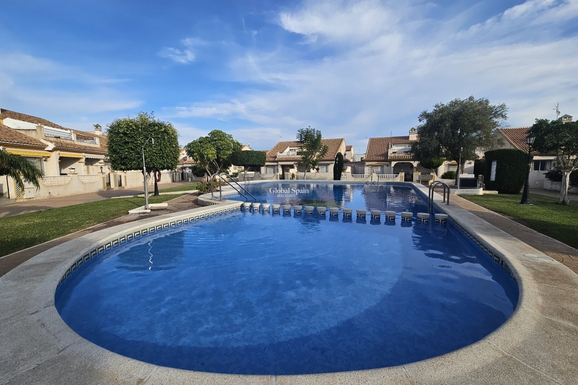 Venta - APARTAMENTO -
LA ZENIA - Costa Blanca
