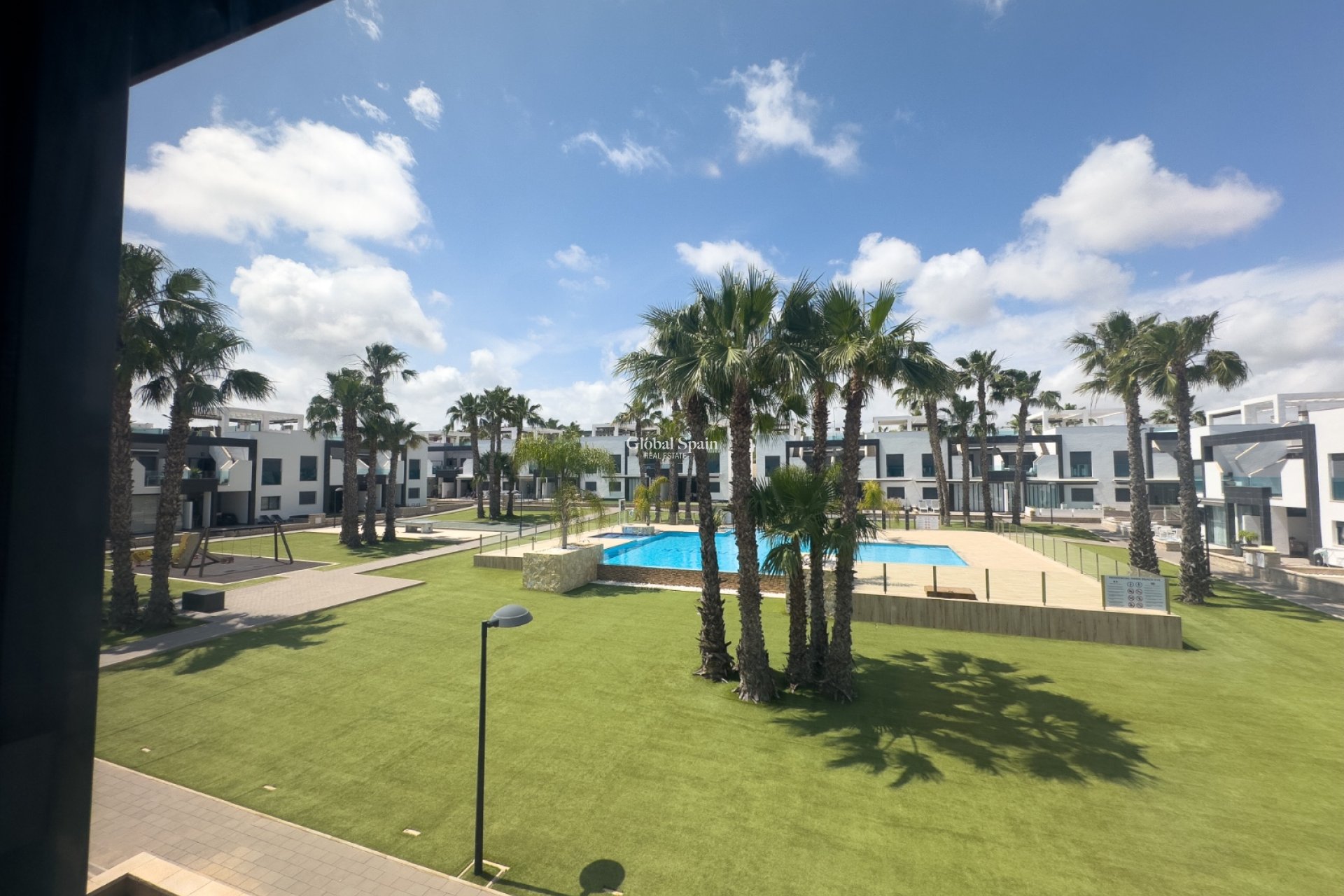 Venta - APARTAMENTO -
LA ZENIA - Costa Blanca