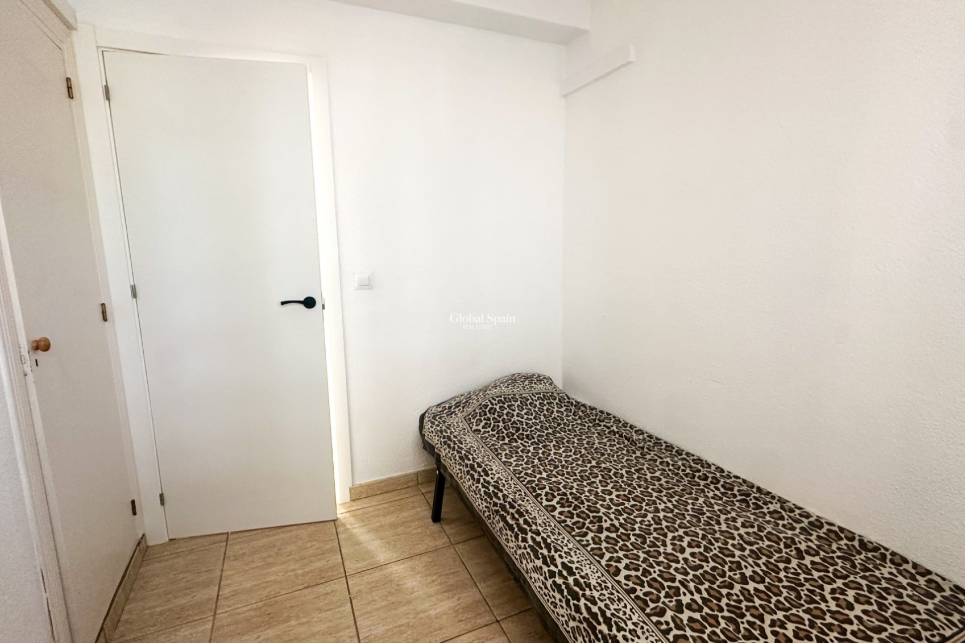 Venta - APARTAMENTO -
LA ZENIA - Costa Blanca