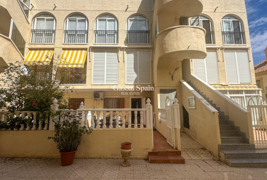 Venta - APARTAMENTO -
LA ZENIA - Costa Blanca
