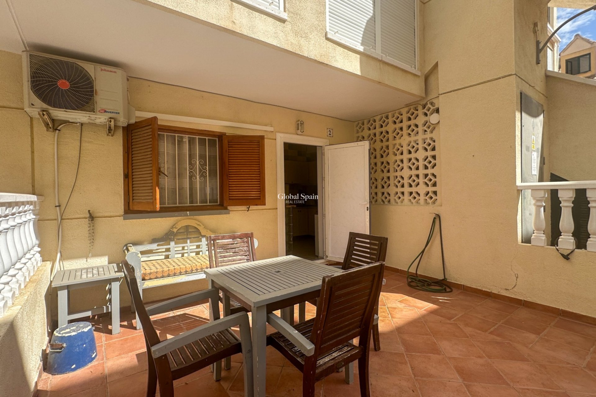 Venta - APARTAMENTO -
LA ZENIA - Costa Blanca