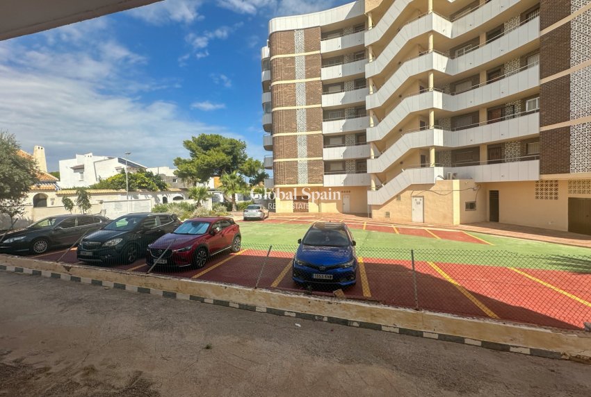 Venta - APARTAMENTO -
LA ZENIA - Costa Blanca