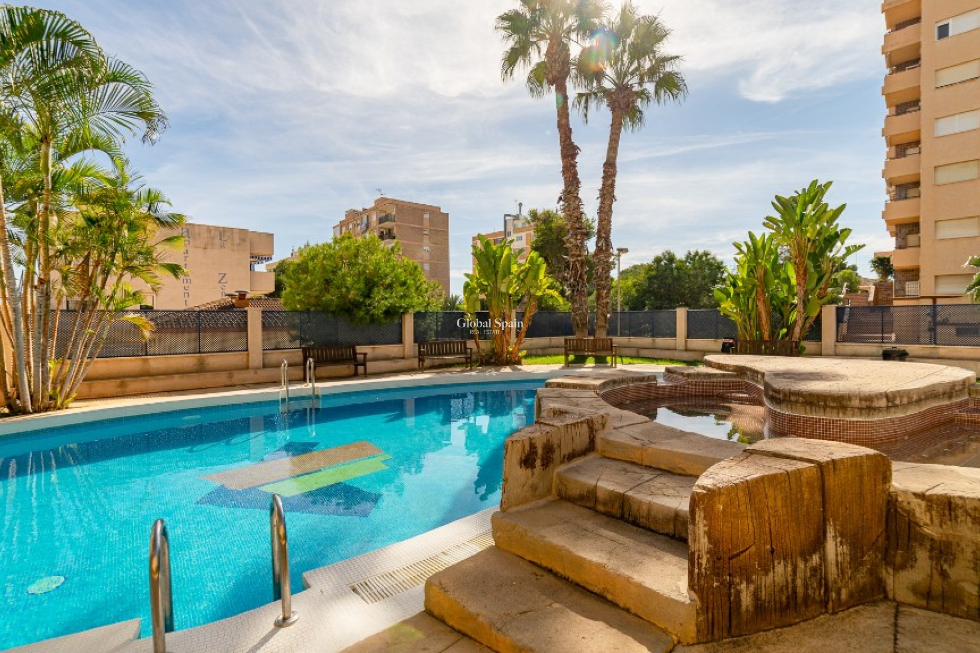 Venta - Apartamento -
LA ZENIA