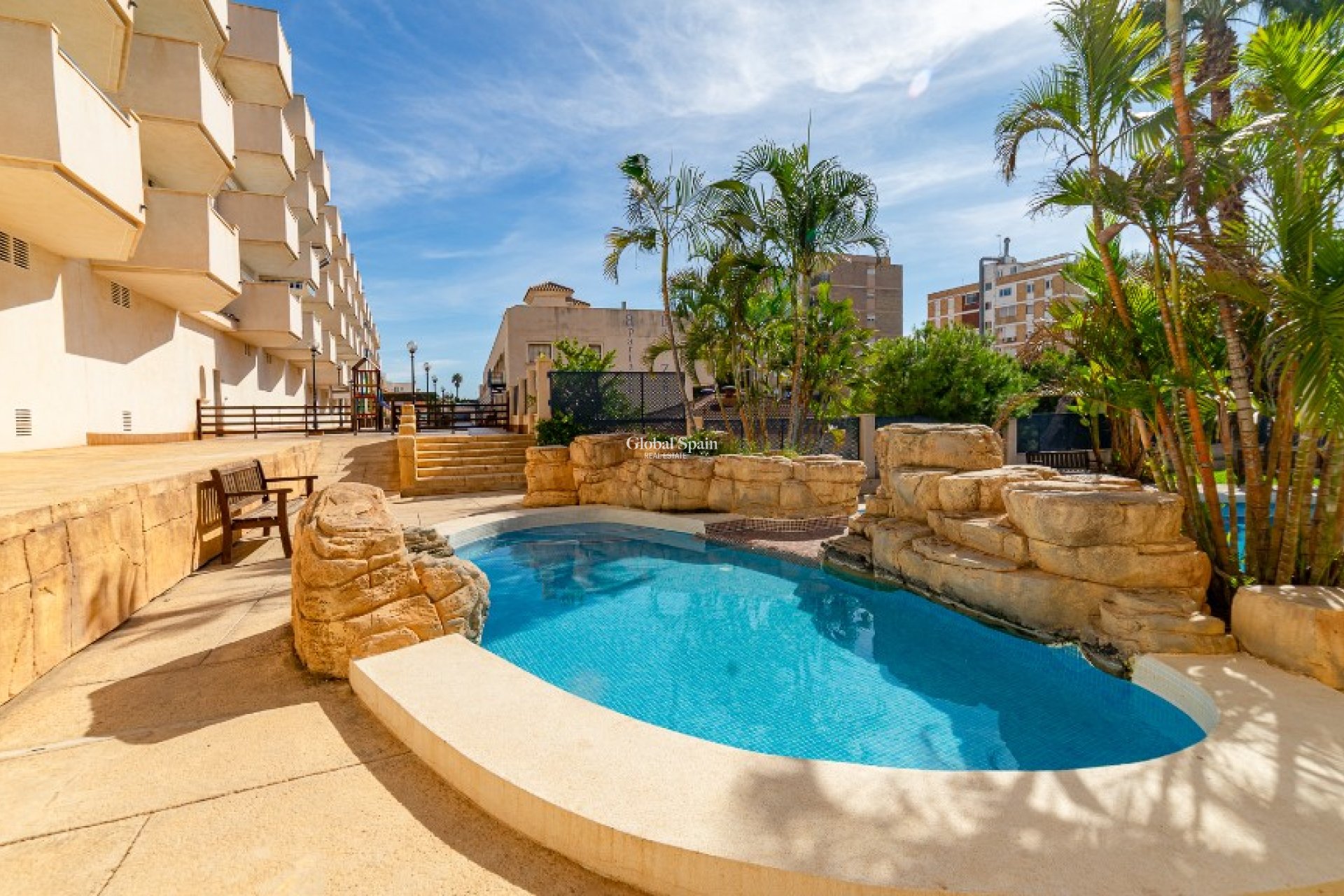 Venta - Apartamento -
LA ZENIA