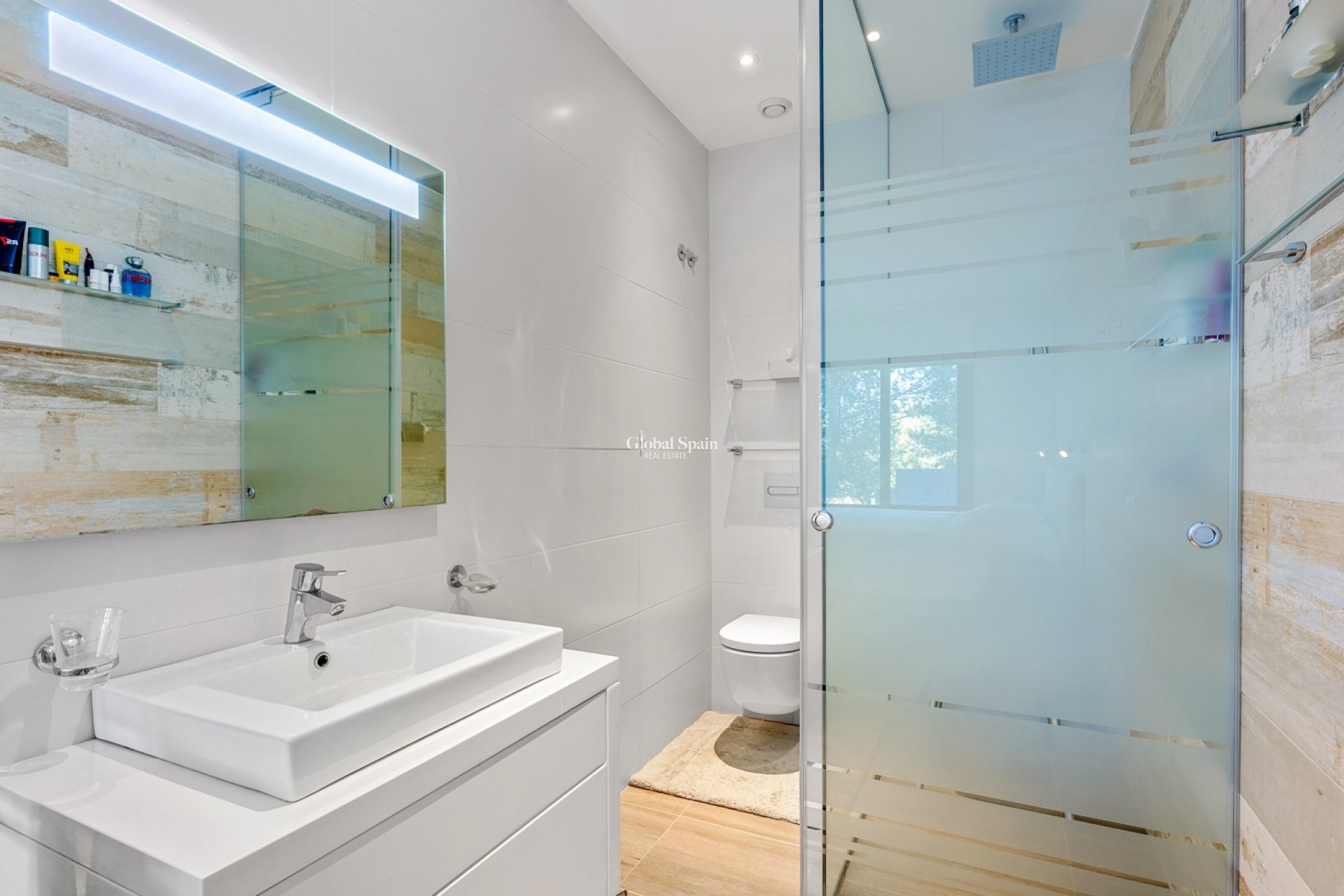 Venta - APARTAMENTO -
LAS COLINAS GOLF RESORT - Costa Blanca