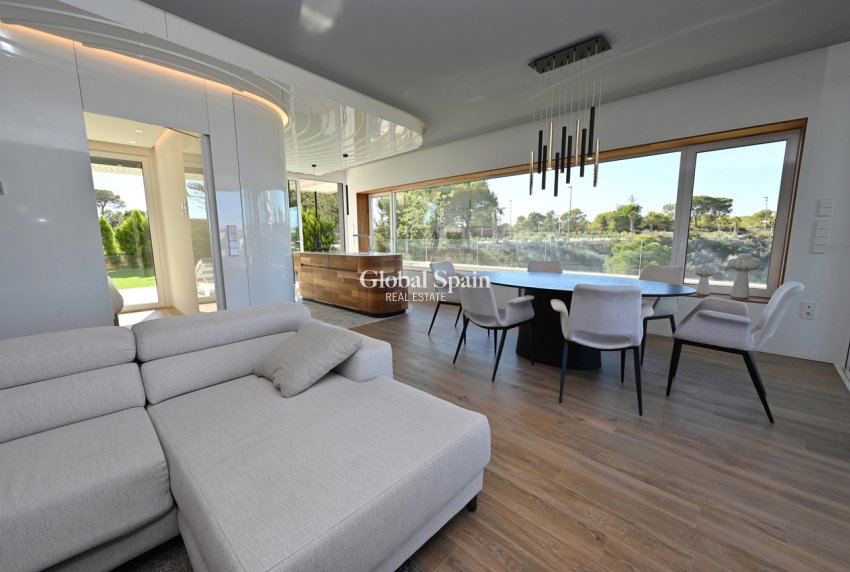 Venta - APARTAMENTO -
LAS COLINAS GOLF RESORT - Costa Blanca