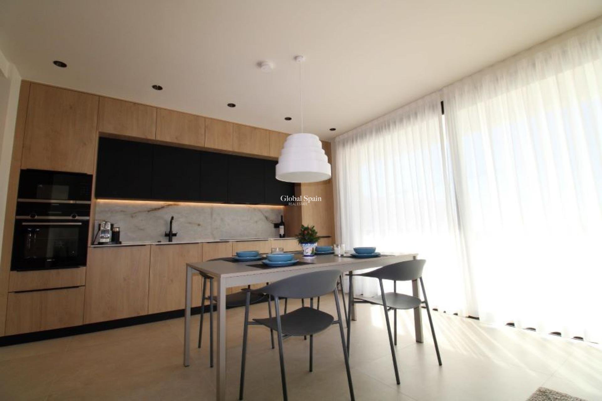 Venta - APARTAMENTO -
LAS COLINAS GOLF RESORT - Costa Blanca