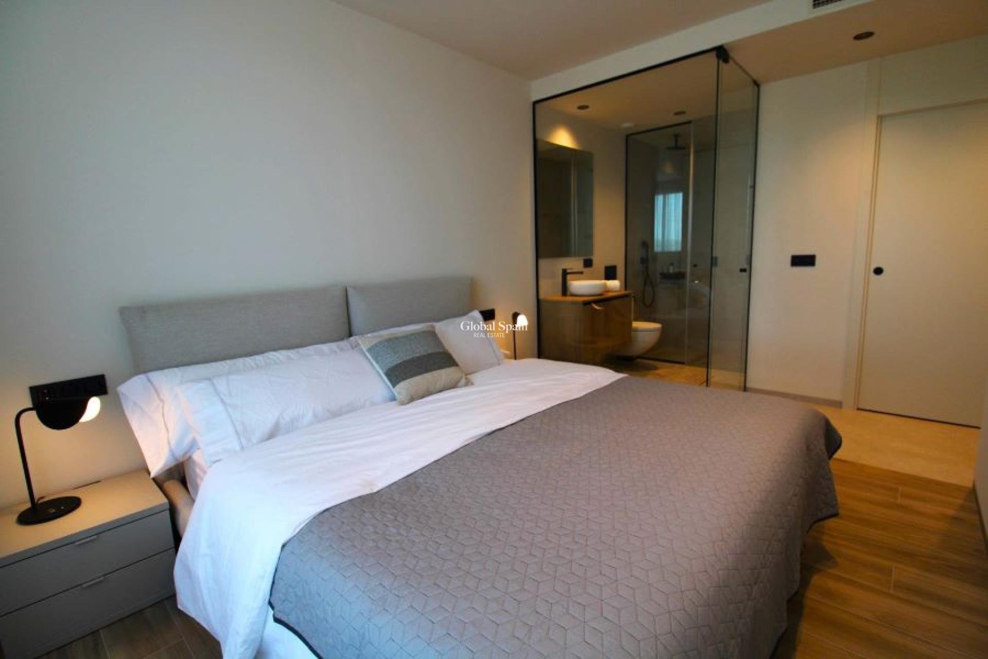 Venta - APARTAMENTO -
LAS COLINAS GOLF RESORT - Costa Blanca