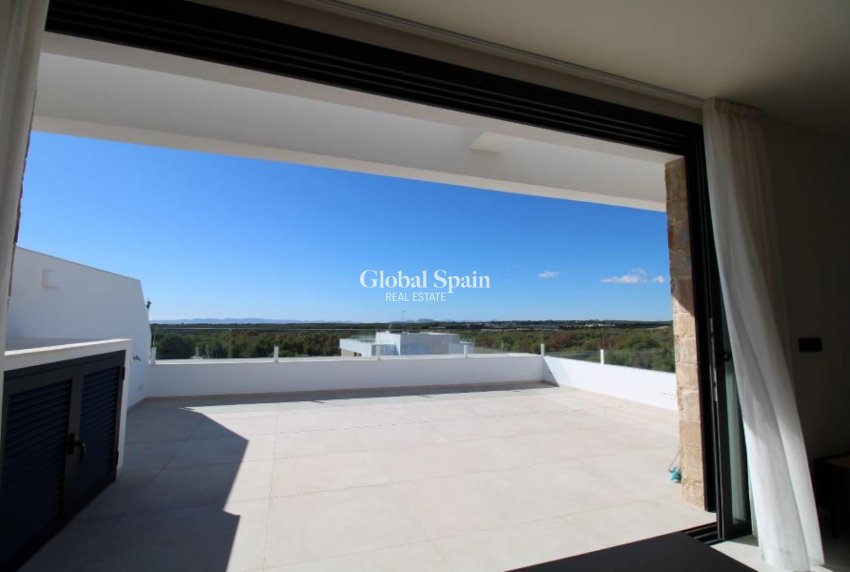 Venta - APARTAMENTO -
LAS COLINAS GOLF RESORT - Costa Blanca