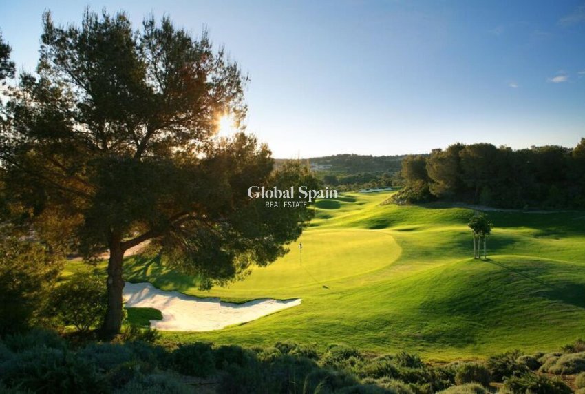 Venta - APARTAMENTO -
LAS COLINAS GOLF RESORT - Costa Blanca