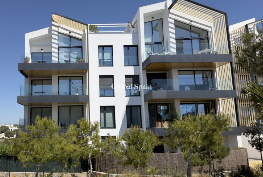 Venta - APARTAMENTO -
LAS COLINAS GOLF RESORT - Costa Blanca