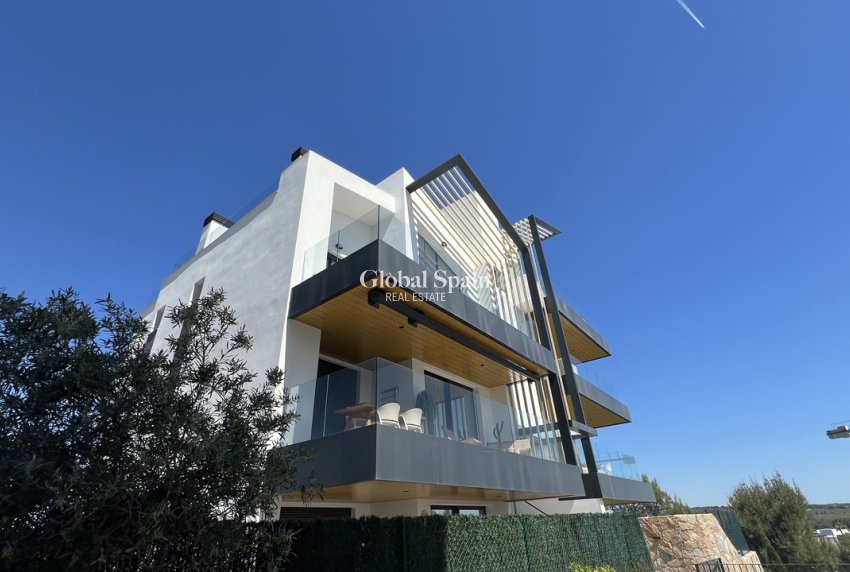 Venta - APARTAMENTO -
LAS COLINAS GOLF RESORT - Costa Blanca