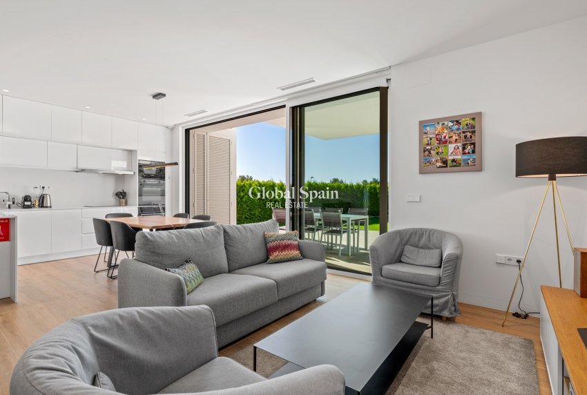 Venta - APARTAMENTO -
LAS COLINAS GOLF RESORT - Costa Blanca