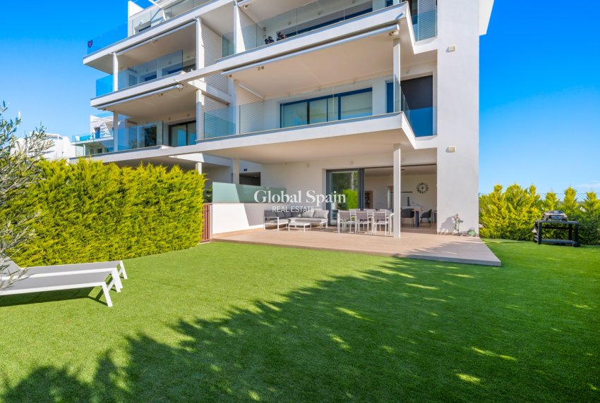Venta - APARTAMENTO -
LAS COLINAS GOLF RESORT - Costa Blanca
