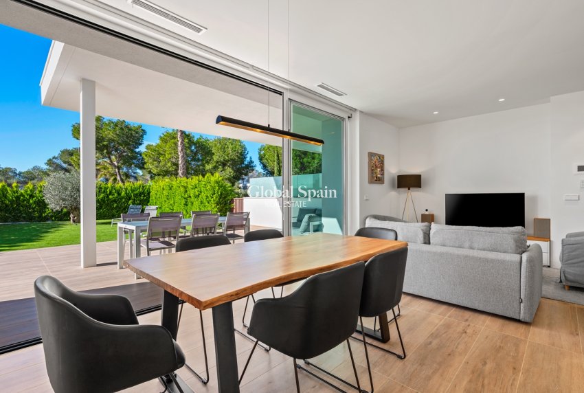 Venta - APARTAMENTO -
LAS COLINAS GOLF RESORT - Costa Blanca