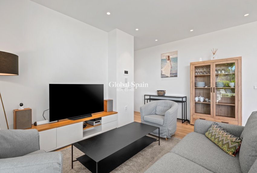 Venta - APARTAMENTO -
LAS COLINAS GOLF RESORT - Costa Blanca