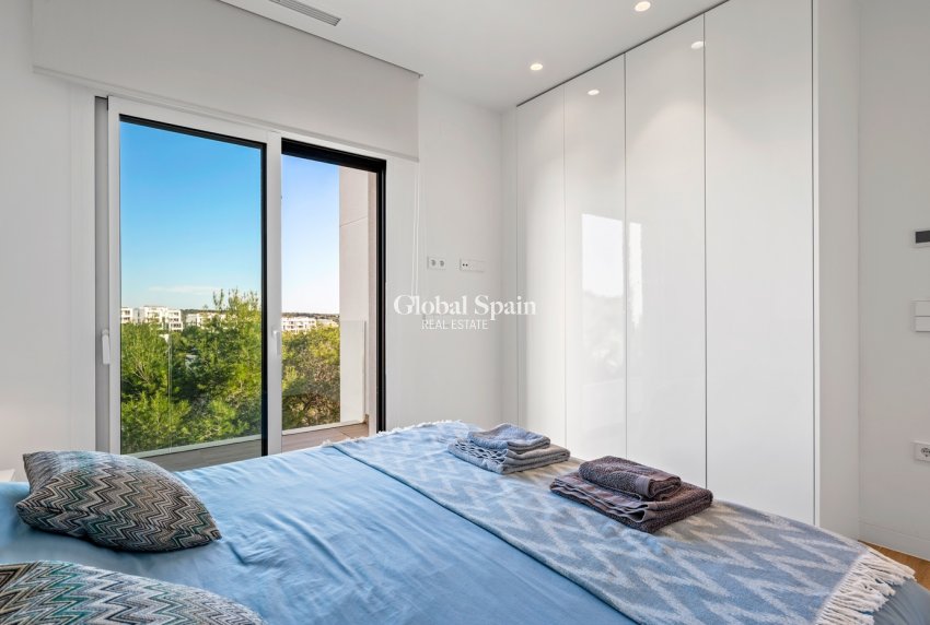 Venta - APARTAMENTO -
LAS COLINAS GOLF RESORT - Costa Blanca
