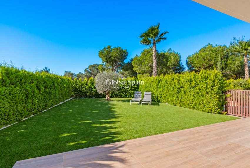 Venta - APARTAMENTO -
LAS COLINAS GOLF RESORT - Costa Blanca