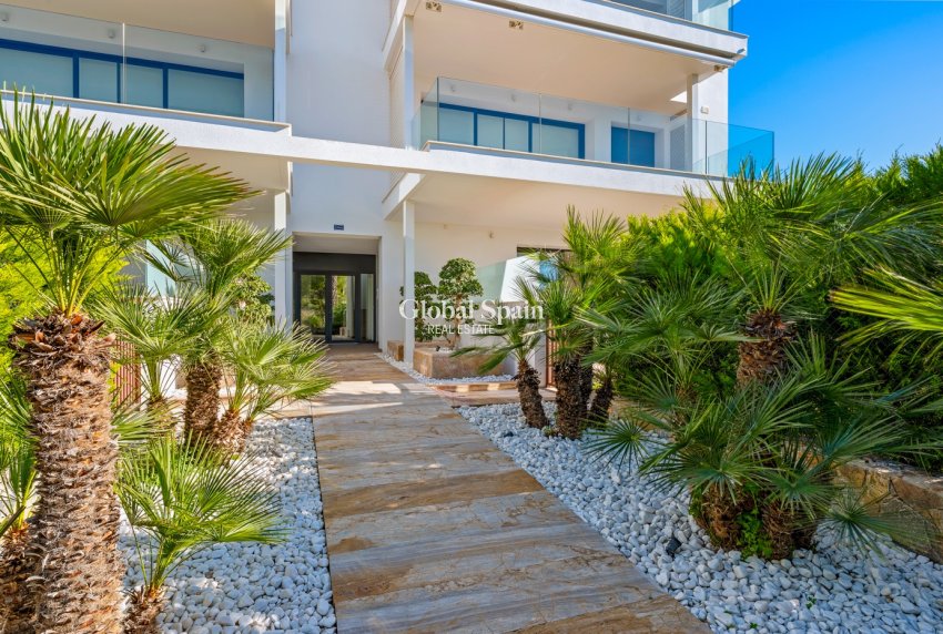 Venta - APARTAMENTO -
LAS COLINAS GOLF RESORT - Costa Blanca