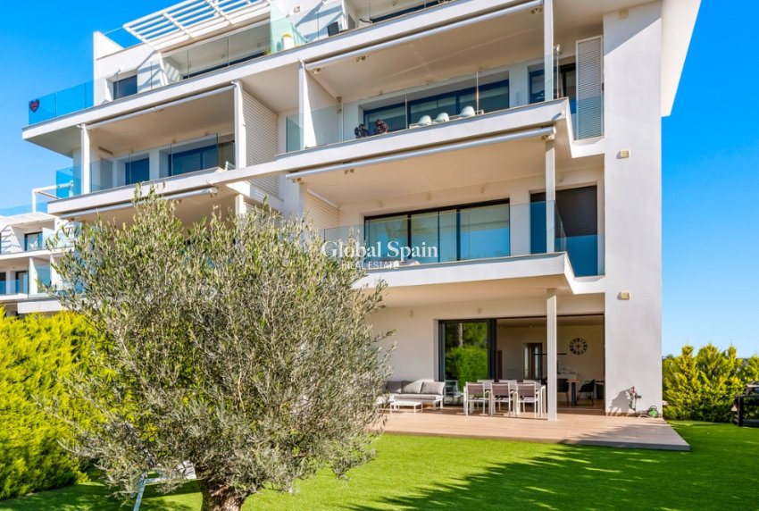 Venta - APARTAMENTO -
LAS COLINAS GOLF RESORT - Costa Blanca