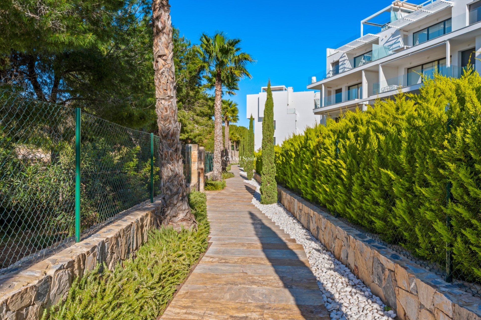 Venta - APARTAMENTO -
LAS COLINAS GOLF RESORT - Costa Blanca