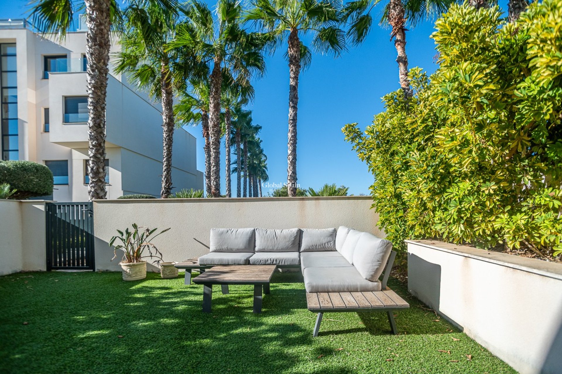 Venta - APARTAMENTO -
LAS COLINAS GOLF RESORT