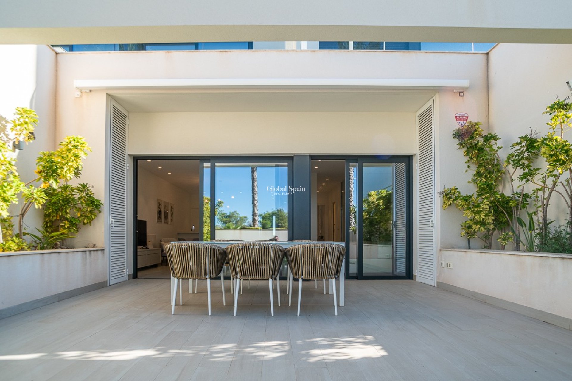 Venta - APARTAMENTO -
LAS COLINAS GOLF RESORT