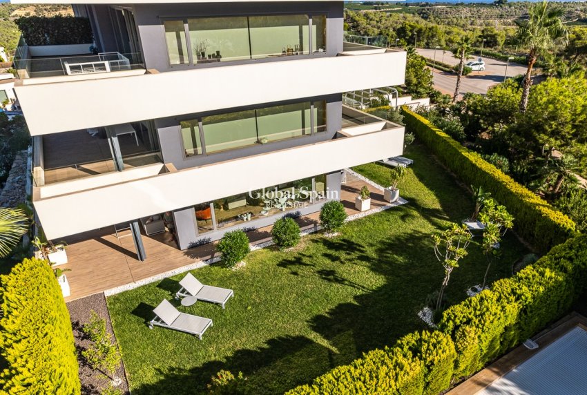 Venta - APARTAMENTO -
LAS COLINAS GOLF RESORT