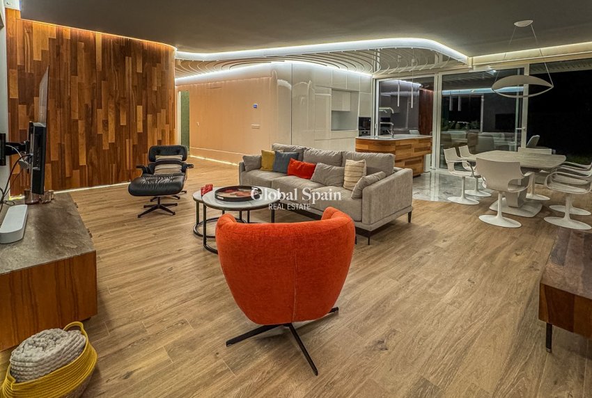 Venta - APARTAMENTO -
LAS COLINAS GOLF RESORT