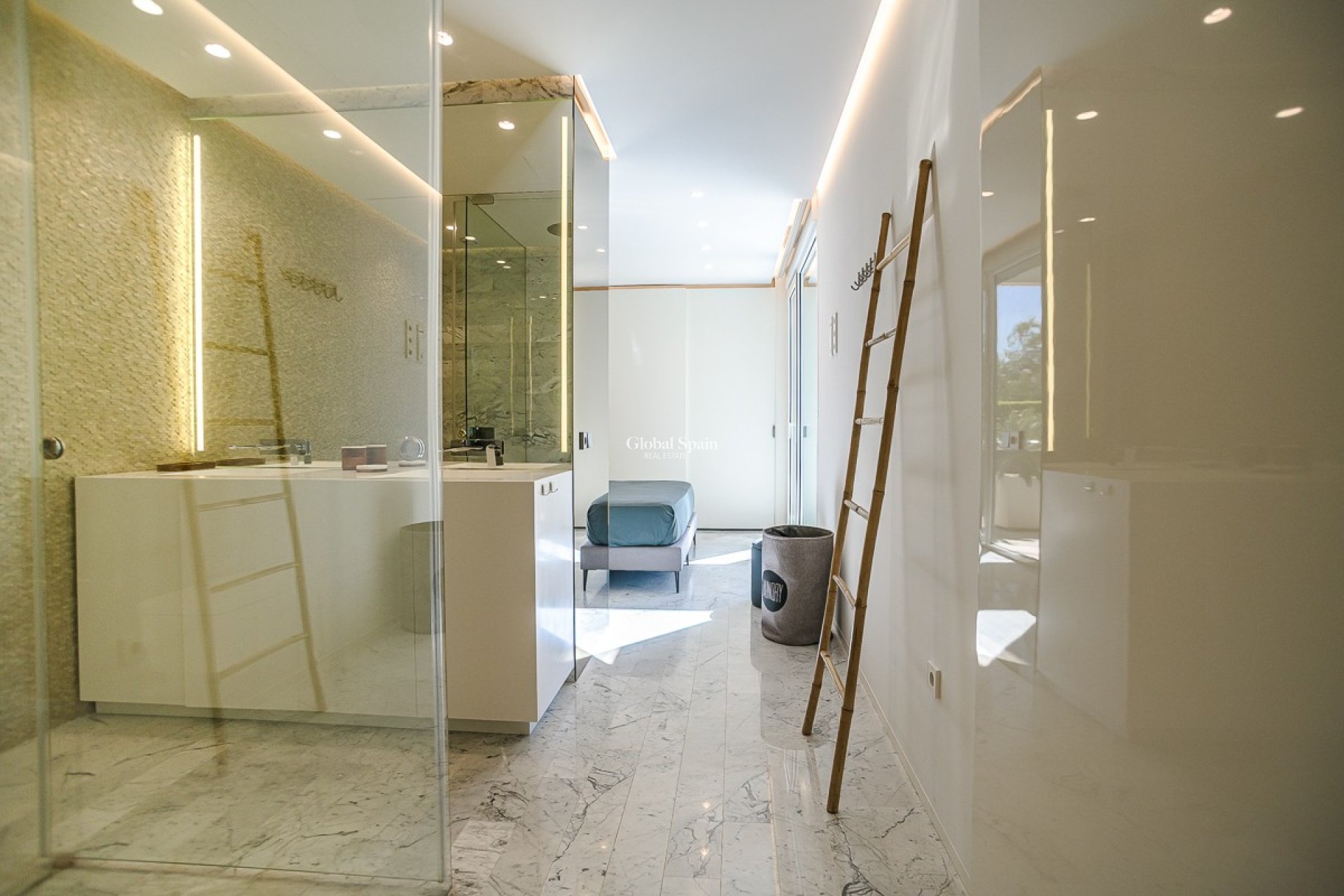 Venta - APARTAMENTO -
LAS COLINAS GOLF RESORT