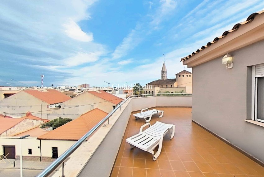 Venta - APARTAMENTO -
LO PAGÁN - La Puntica