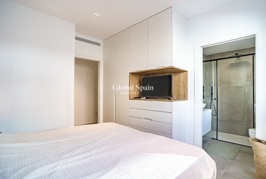 Venta - APARTAMENTO -
LO PAGÁN