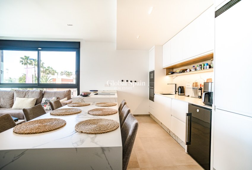 Venta - APARTAMENTO -
LO PAGÁN