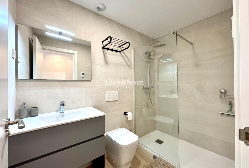 Venta - APARTAMENTO -
LOS ALCÁZARES - Dolores De Pacheco-santa Rosalía