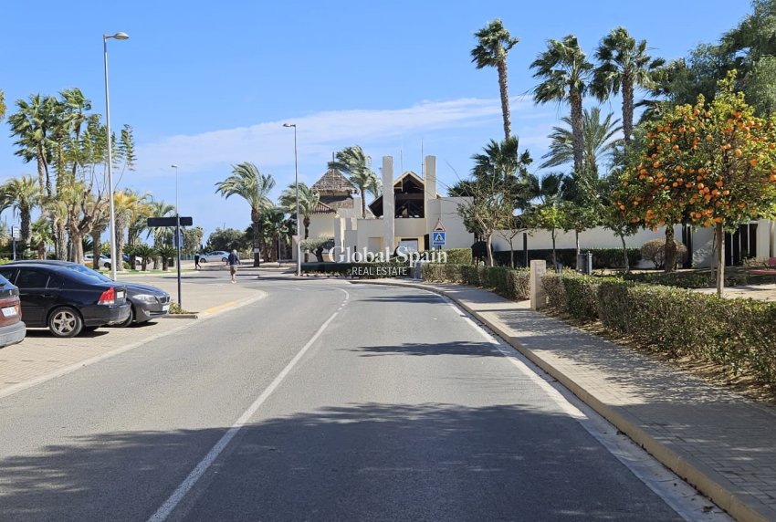 Venta - APARTAMENTO -
LOS ALCÁZARES