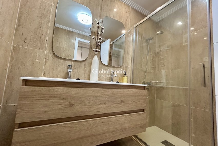 Venta - APARTAMENTO -
LOS ALCÁZARES