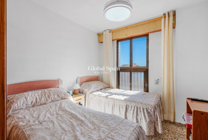 Venta - APARTAMENTO -
LOS ARENALES DEL SOL - Segunda linea playa