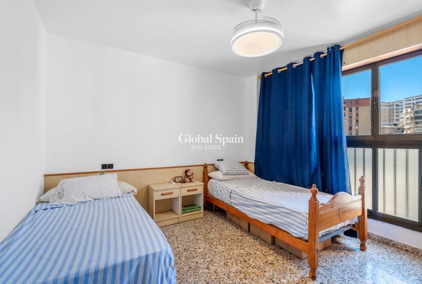 Venta - APARTAMENTO -
LOS ARENALES DEL SOL - Segunda linea playa