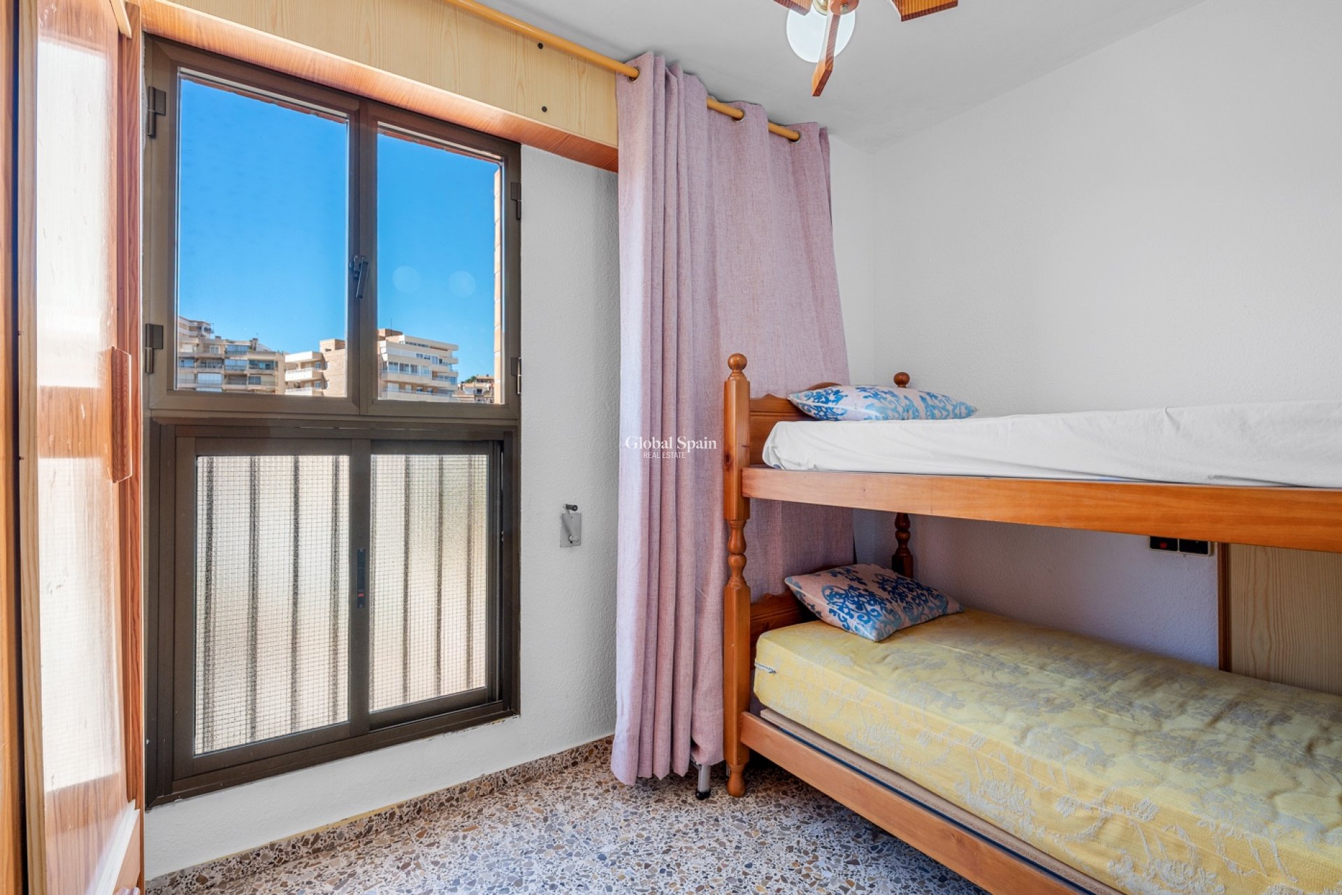 Venta - APARTAMENTO -
LOS ARENALES DEL SOL - Segunda linea playa