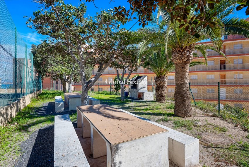 Venta - APARTAMENTO -
LOS ARENALES DEL SOL - Segunda linea playa