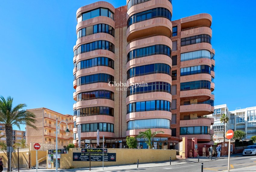 Venta - APARTAMENTO -
LOS ARENALES DEL SOL - Segunda linea playa