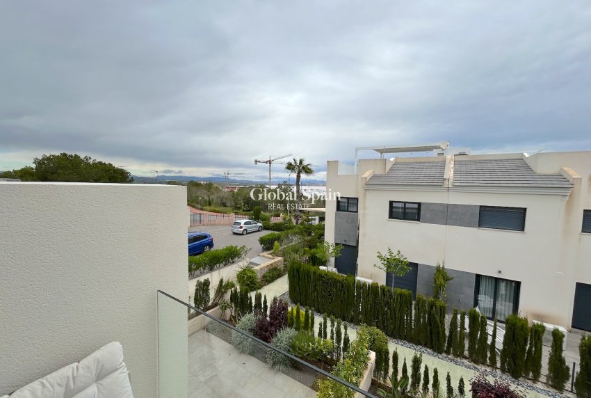 Venta - APARTAMENTO -
LOS BALCONES - LOS ALTOS - Costa Blanca