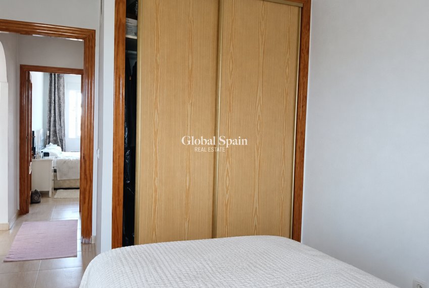 Venta - APARTAMENTO -
LOS MONTESINOS - Urbanizacion montesol
