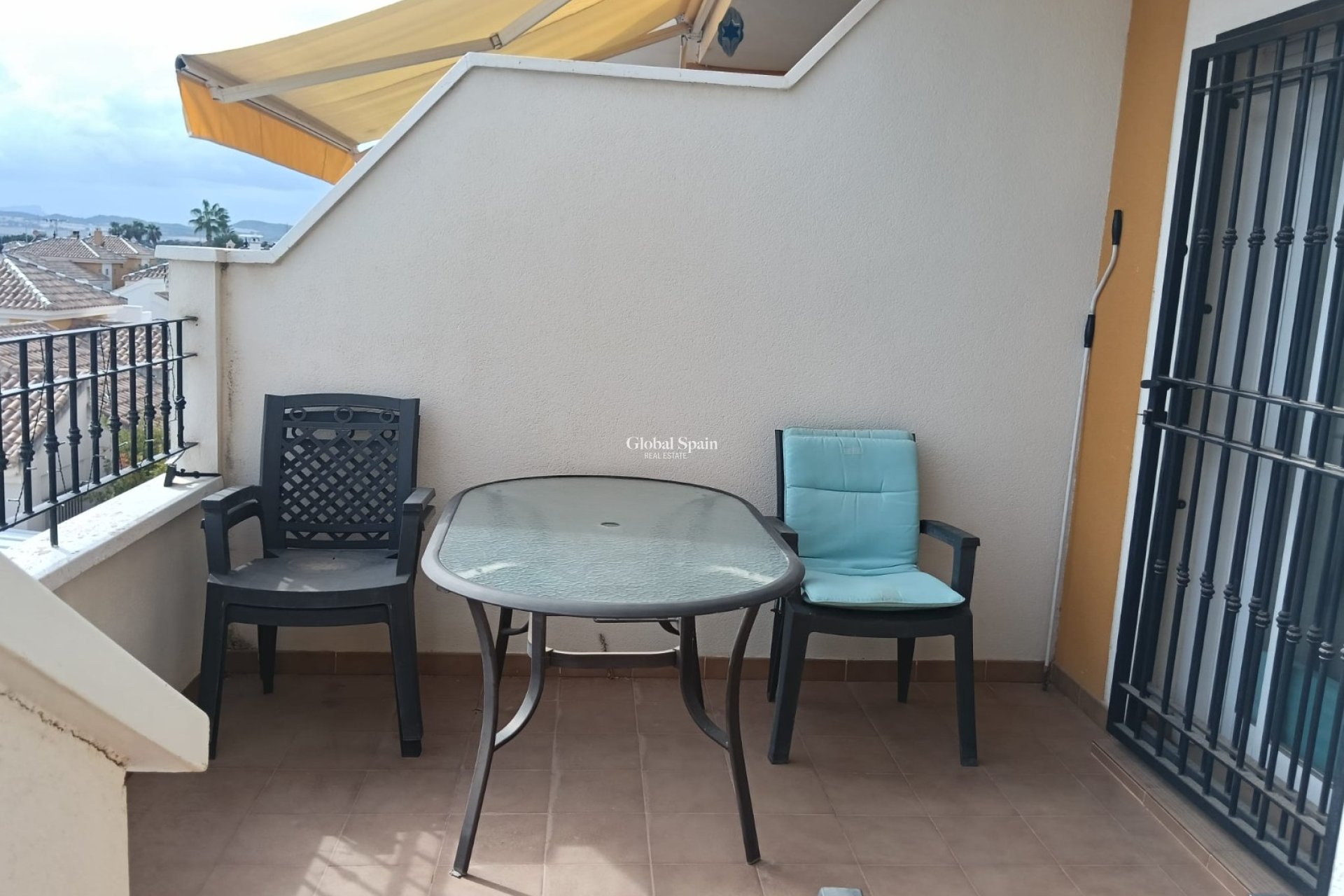 Venta - APARTAMENTO -
LOS MONTESINOS - Urbanizacion montesol
