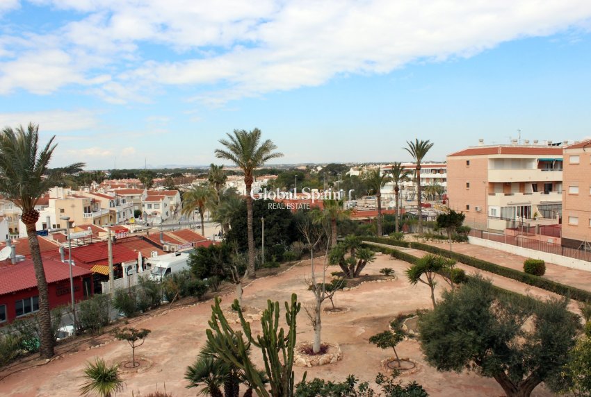 Venta - APARTAMENTO -
MIL PALMERAS  - Costa Blanca